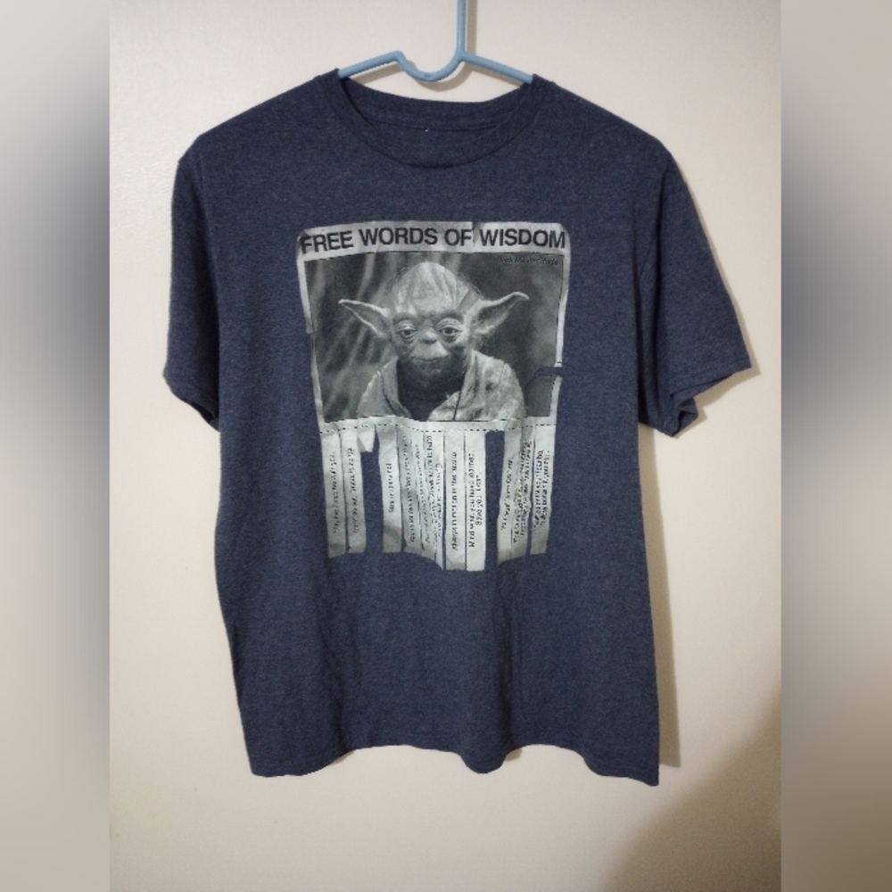 Star wars t-shirt men's size large Blue with Yoda words of wisdom